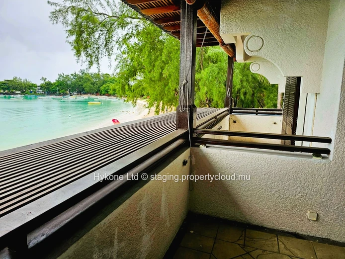 Appartement Pied Dans L'eau À Vendre À Grand Baie