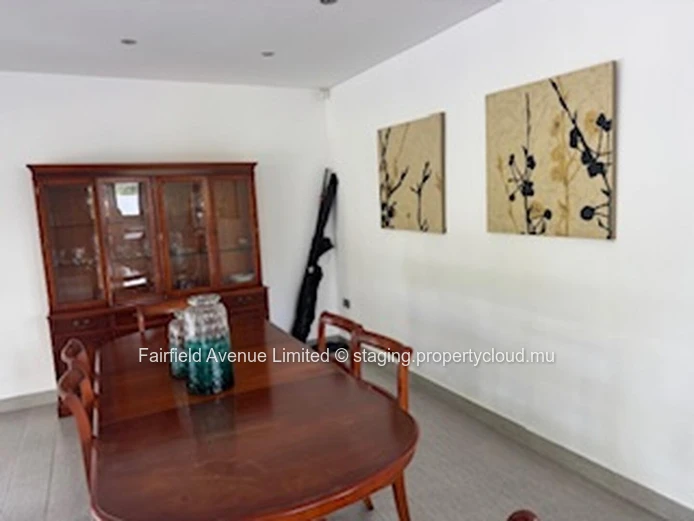 : Maison à vendre à Roches Noires, Rivière du Rempart, grande maison, 4 chambre a coucher avec ensuite. Proche commer...