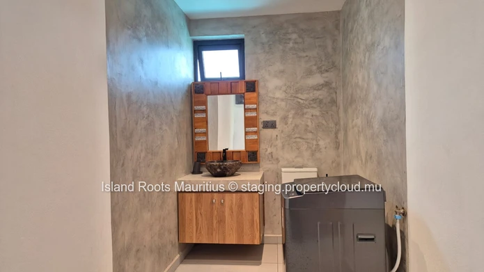 Grande Baie Chemin Vingt Pieds: 3-Bedroom House for Sale - Ideal for Families!