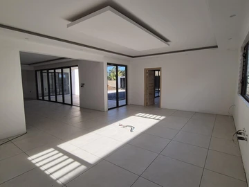 4 Bedroom Villa