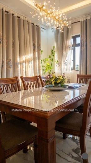 Spacious 4-bedroom house in L'Avenir on a 337 m² lot