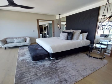 5 Bedroom Villa