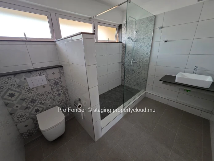 Apartment for rent in Curepipe - Fully renovated and furnished situated in a highly sought-after residence .