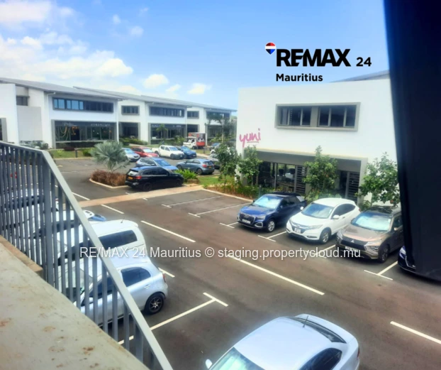 Discover a prime commercial rental/sales opportunity in the vibrant Terre Rouge. 2