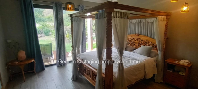Petite Rivière Noire Domaine de Palmyre Maison de plain-pied de 3 càc 3sdb séjour salon bureaux piscine sur 39.5 perc... (Mandat exclusif)