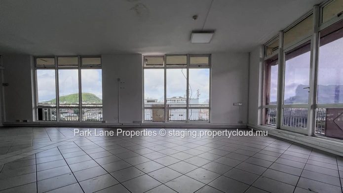 Ideal Office Space in the Heart of a Vibrant District 