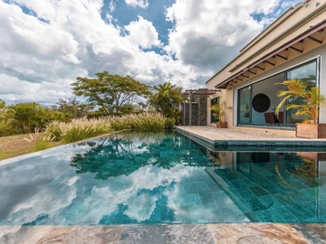 5 Bedroom Villa