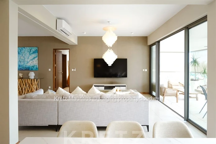 Exceptional penthouse with rooftop and panoramic lagoon views