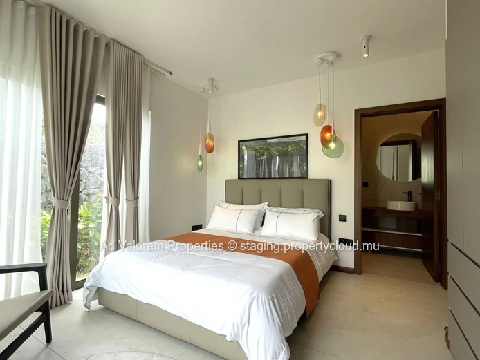 Villas neuves avec piscine privée à proximité immédiate de la mer