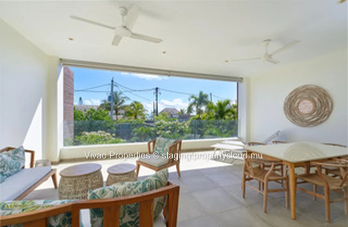 Cozy apartment accessible to foreigners for sale in Pointe aux Canonniers, 131m², 3 bedrooms, shared pool, garden, se...