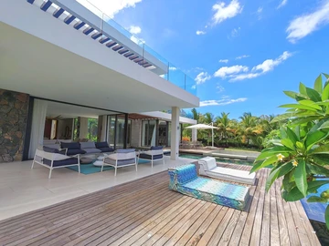 5 Bedroom Villa