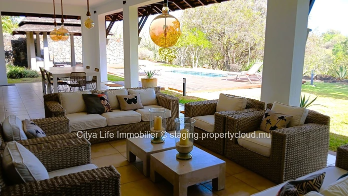 For Sale: Luxurious 4-Bedroom Villa in Tamarin