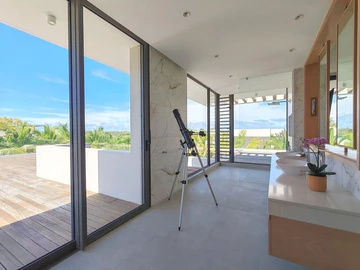 5 Bedroom Villa