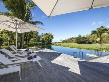 5 Bedroom Villa