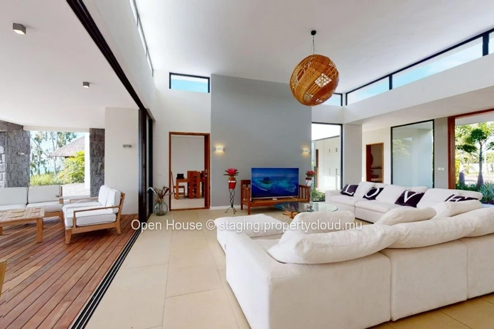 Luxury Villa, Ocean Front, Golf, 4 bedrooms, 4 bathrooms, swimming pool. Accessible at foreigners.