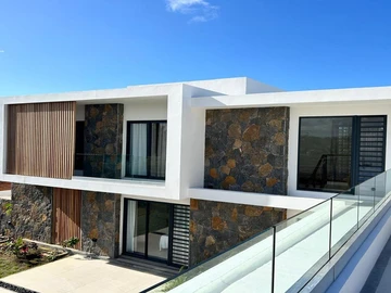 4 Bedroom Villa