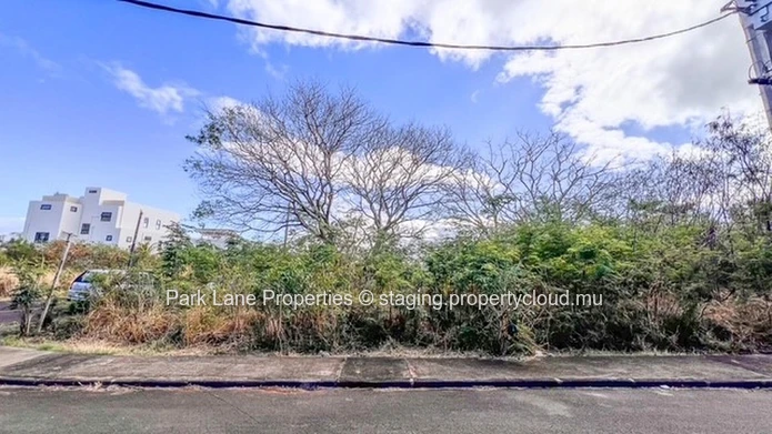 Terrain résidentiel de 598 m2 situé dans un quartier recherché de Coromandel,