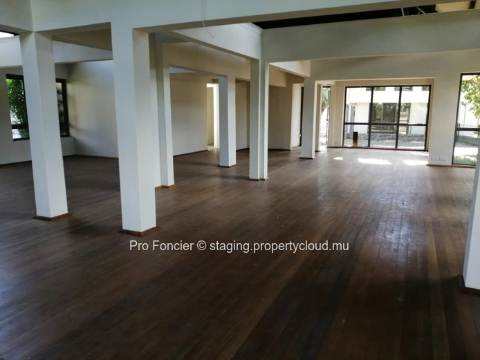 Office for rent in Quatre-Bornes - Well Situated !