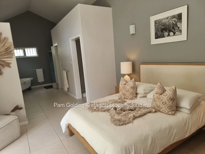  Villa in a Prime Black River Location