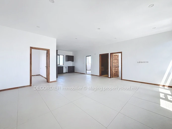 Penthouse located in a complex with elevator and shared swimming pool