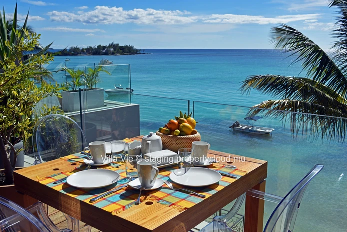 Péreybère - Appartement lumineux de 2 chambres avec piscine commune.