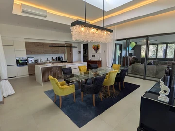 4 Bedroom Villa