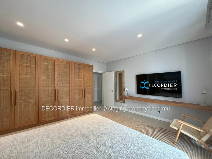 For Sale – Poste La Fayette