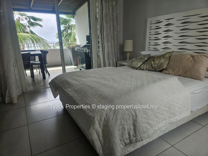 Penthouse en Bord de Mer avec Vue Imprenable – Pointe aux Biches