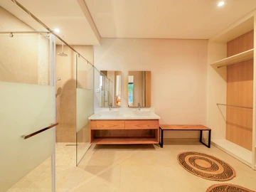 4 Bedroom Apartment