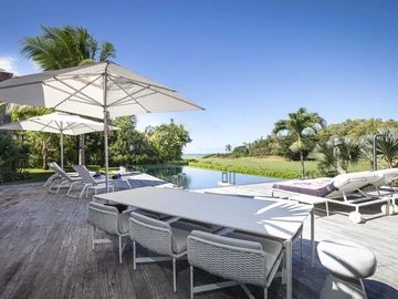 5 Bedroom Villa