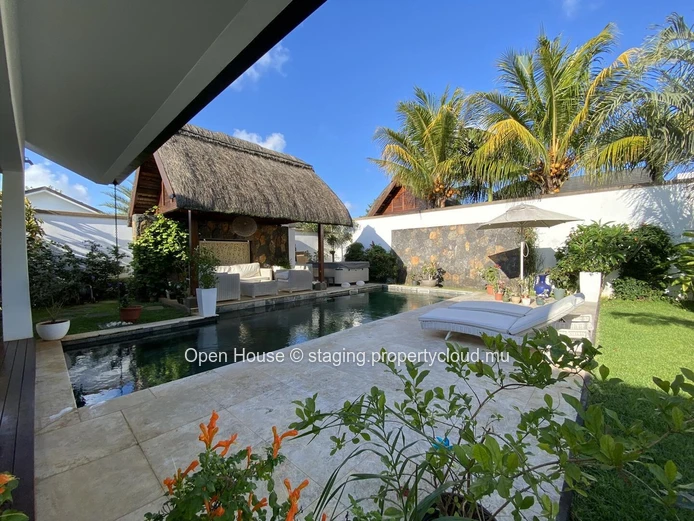 For sale - Grand Baie - beautiful 2-bedroom villa + office located in the heart of a sought-after and secure residenc...