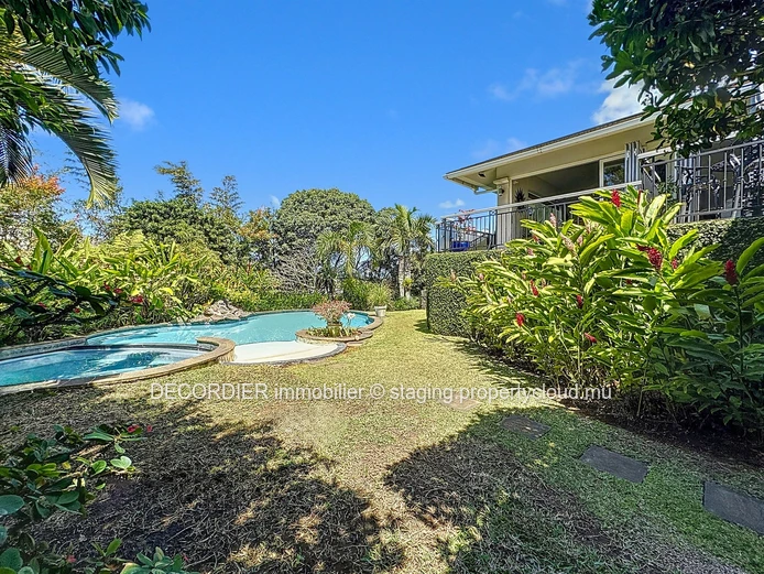 Magnificent two-storey villa located in a residence - Accessible to foreigners