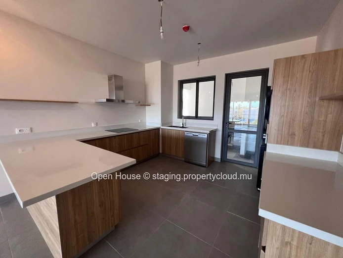 PDS apartment for rent, Trou aux Biches, 300m from the beach, 153m², 3 bedrooms, pool, furnished, garden.