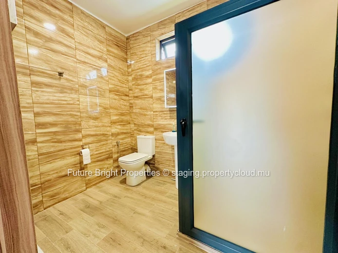 Stunning 2nd Floor Apartment for Rent – Prime Location near Grand Baie