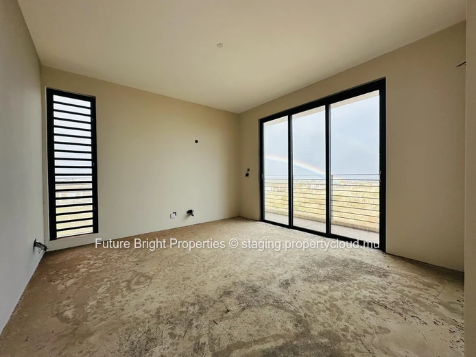House for Sale on the West Coast (Green Creek) – Great Potential to Personalize