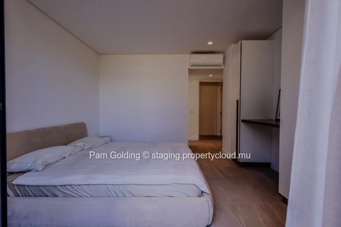 Vivez l'expérience d'être propriétaire de votre propre maison avec vue sur la mer. (Mandat exclusif)