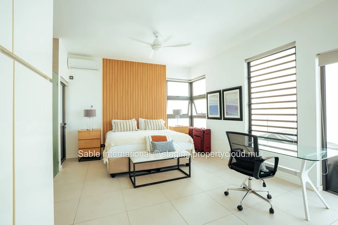 Penthouse à vendre à Tamarin, 160m², 3 chambres, piscine commune, vue mer, meublé