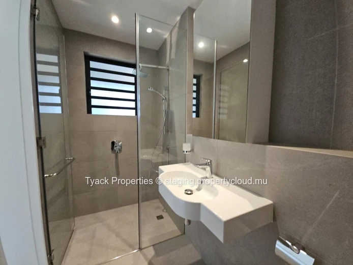 Elegant 3-Bedroom Apartment for Sale in Belle Vue Harel