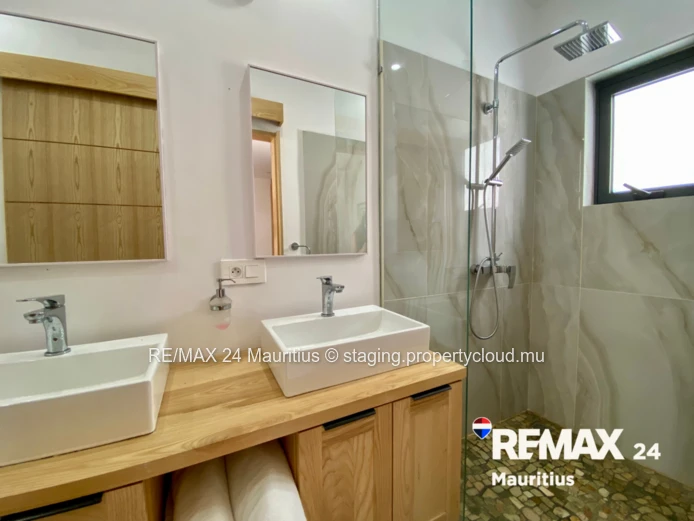 Pet-Friendly Villa for Rent in Tamarin