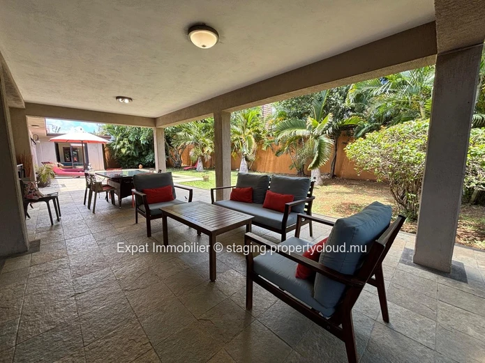 Stunning Villa With Tree-Lined Garden, Slate Swimming Pool And Outbuilding In Péreybère