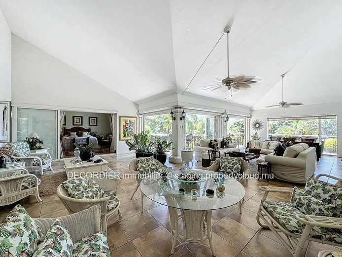Magnificent two-storey villa located in a residence - Accessible to foreigners
