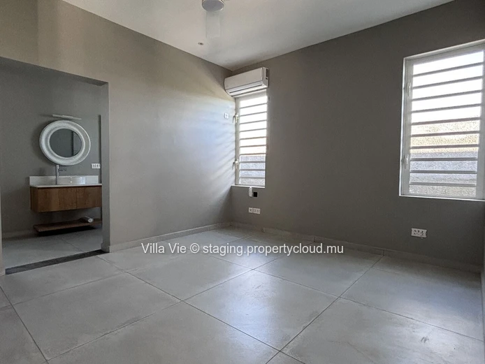 Charmoses – New family home with 4 en-suite bedrooms, a swimming pool and a garden