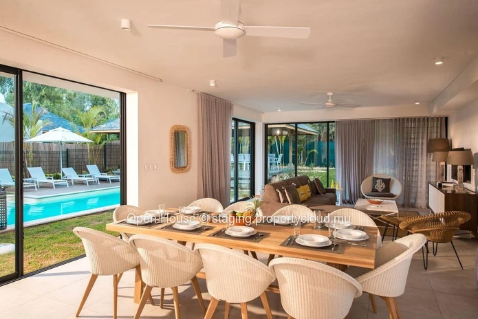 VILLA PDS à vendre à Rivière Noire - Black River, 223m², terrain 688m², 4 chambres, piscine privée, accessible aux ét...