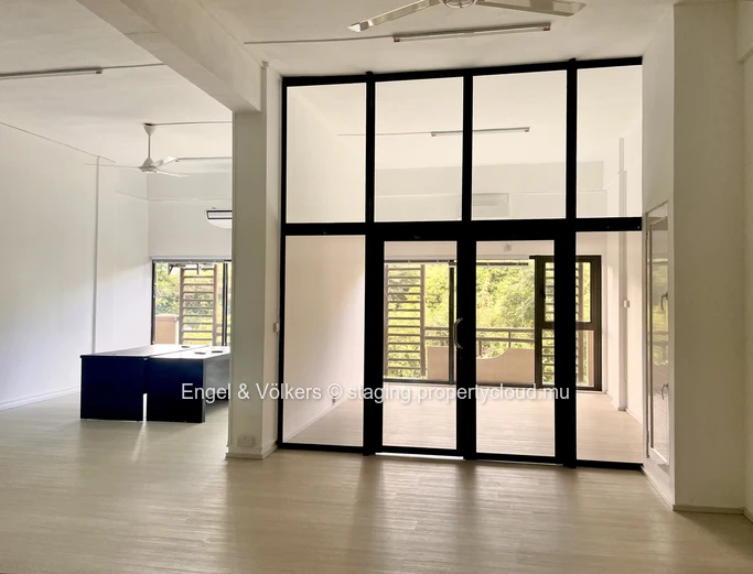 Bright Open-Plan Office with Mountain Views for Rent
