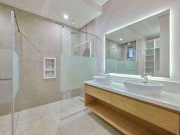 4 Bedroom Apartment