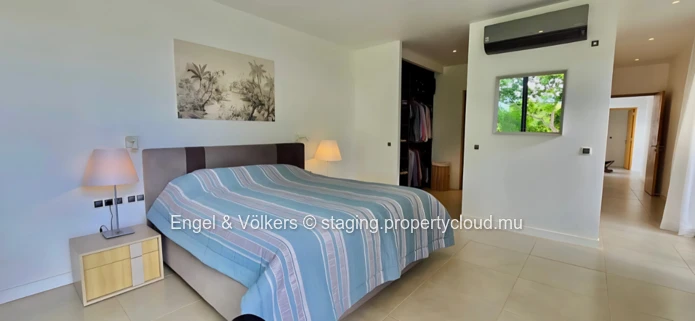 Secluded Island Lifestyle: Spacious Villa with Scenic Mountain Views