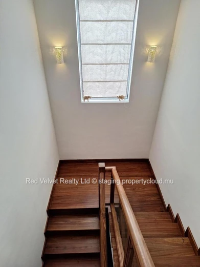Rare Opportunity - Luxueux Penthouse en duplex partiellement meublé à vendre à Sodnac, Quatre Bornes