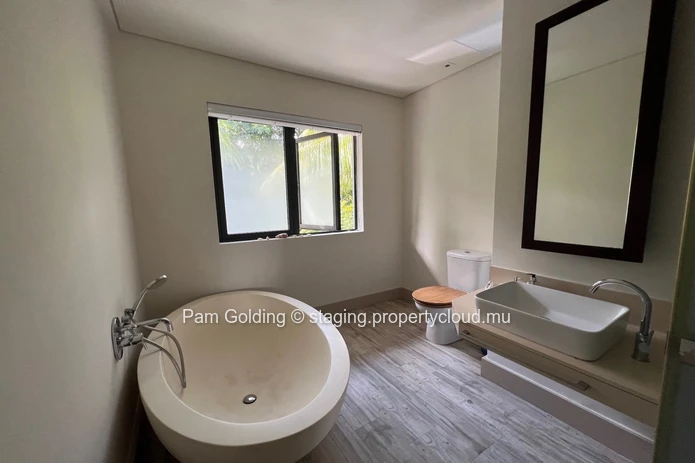 3 Bedroom , newly renovated apartment in La Balise Marina