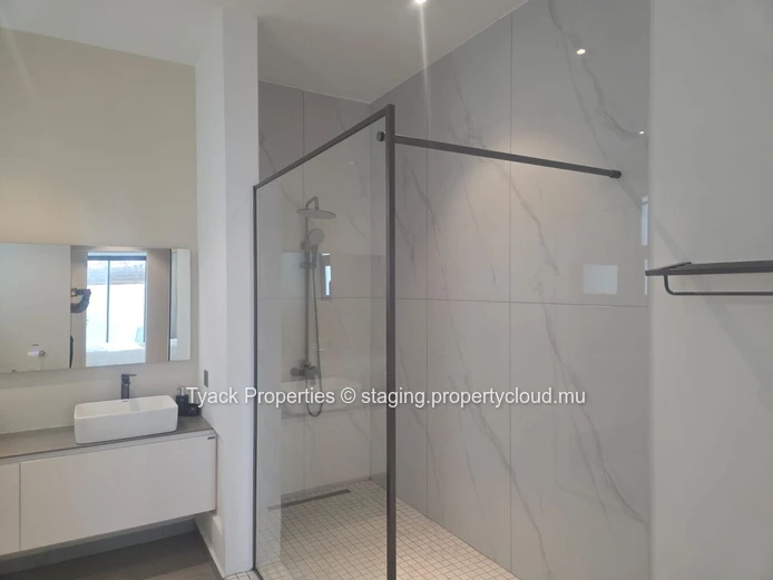 Contemporary Ground-Floor Apartment in Péreybère with Pool Acces