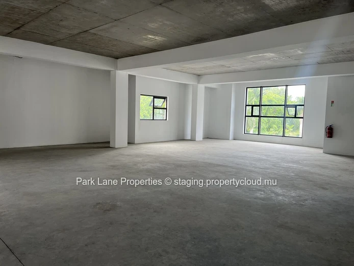 Prime Office Space  in Ebene – 101.8 m² of Excellence